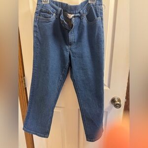 Classic Women's  Blue Denim capris D&Co size 16